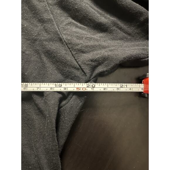 “Roses Really Smell Like” Graphic Tee – Size M - Picture 5 of 6